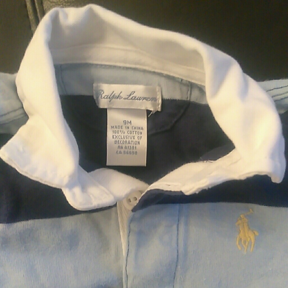 Two 9 month jumpers.